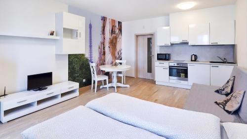 Garden Towers Apartments - image 14