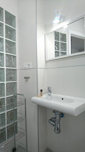 El Patio De La Piscina - image 5