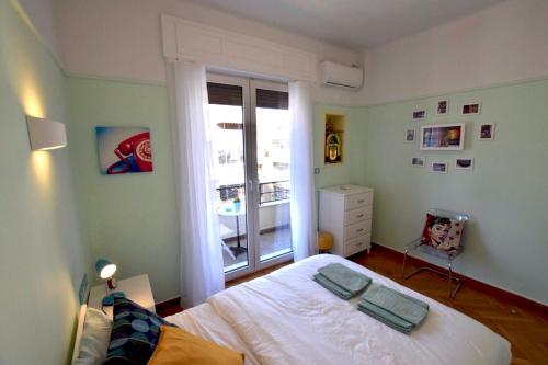 Spacious & Sunny Kolonaki Apt 5 mins metro/ACx3/1.5 BT, Athens (photo 9)