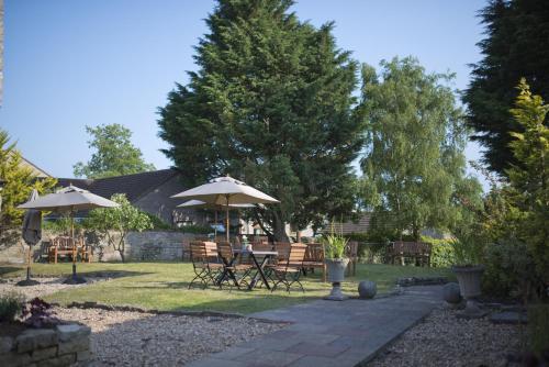 The White Hart - image 13