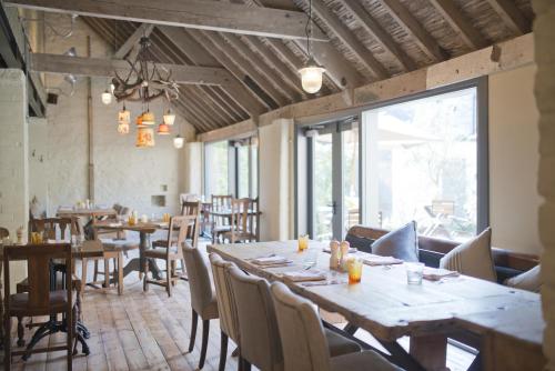 The White Hart - image 12