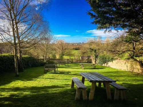 The White Hart - image 9