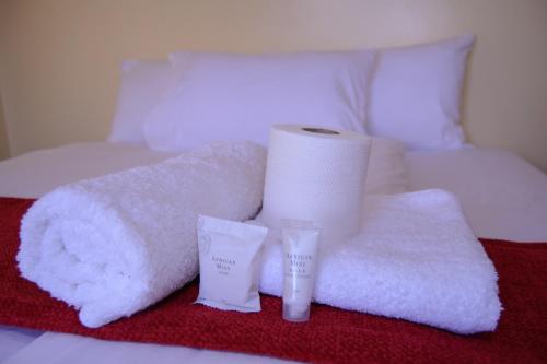 Eenpersoonskamer met Gedeelde Badkamer en Toilet  (Single Room with Shared Shower and Toilet)