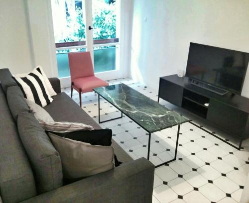 Central new Kolonaki apartment, Atény