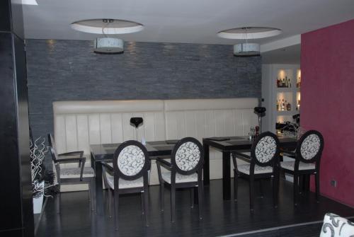 B&B Rose - image 13