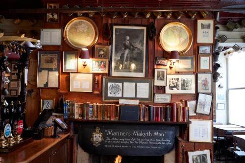 Wykeham Arms - image 3