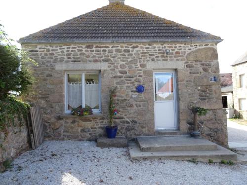 Countryside Cottage near the Sea in Cosqueville