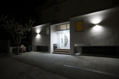 المنظر الخارجي, Vila Vanila in جيفجيليجا