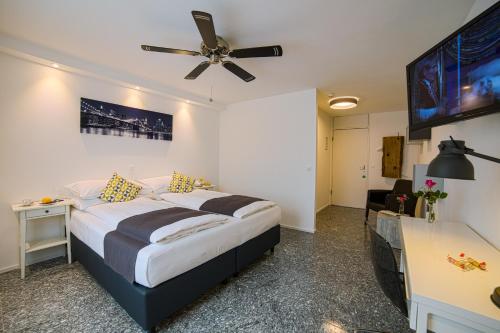 1 queen bed