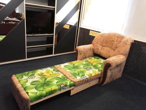 Аp-t on Tolstogo 1 (3 rooms, 1st floor) STANDARD