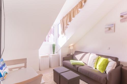 Frau Clara Haus - Ecke 4 - Neudorf-Bornstein