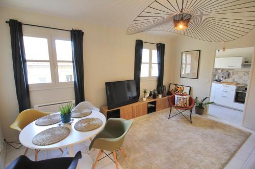 Limas - Appartement Avignon centre - Tap to explore photos