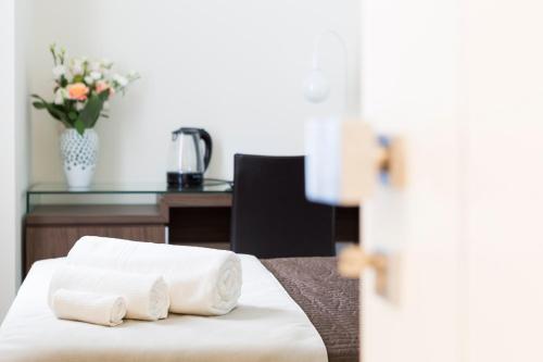 Rhome Suites - image 9