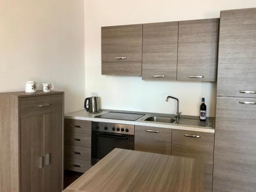 廚房, Tramonto in Cà delle Isole (Tramonto in Ca delle Isole) in 韋佐