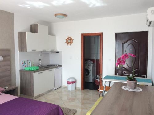 Apartments Rakuljic - image 2