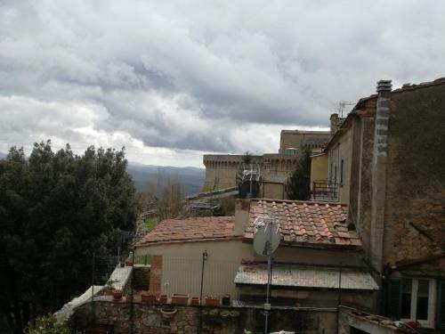 Pogled, Toscanamente in Volterra