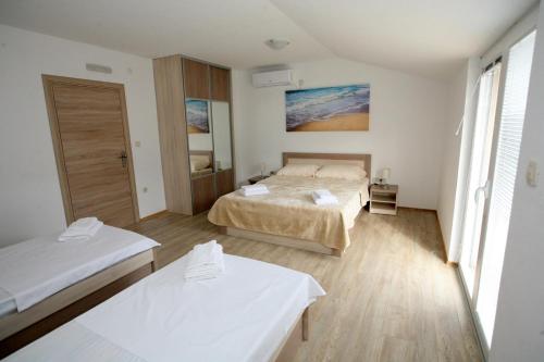 Ruža Apartments - image 4
