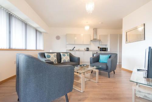 Hamilton Grace 2 Bed 1 Bath Plenty of Parking SN5 - image 2