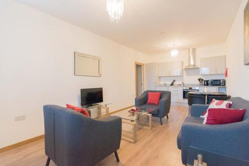 Hamilton Grace 2 Bed 1 Bath Plenty of Parking SN5 - image 12