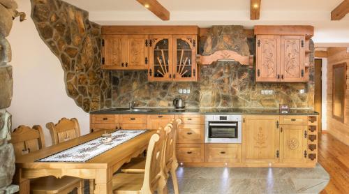 Apartamenty Przy Dolinie Koscieliskiej in กีรี