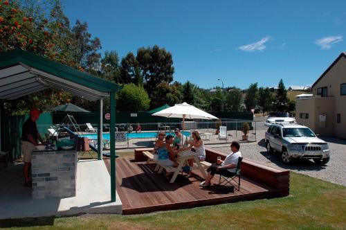 Pool, Fairway Motel & Apartments in Wanaka