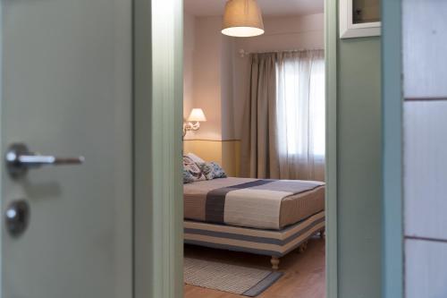 Absolute Athens III - image 7