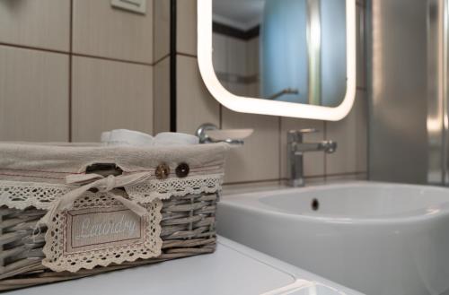 Absolute Athens III - image 9