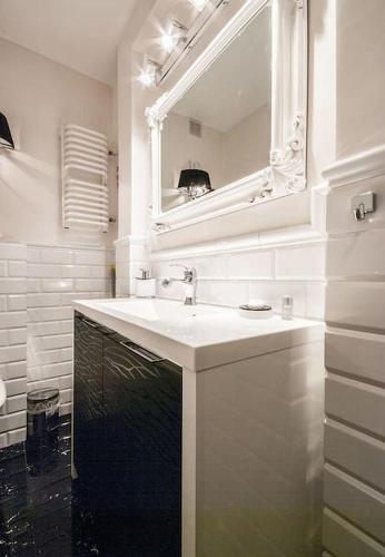 Elegant Apartment Foksal - image 14