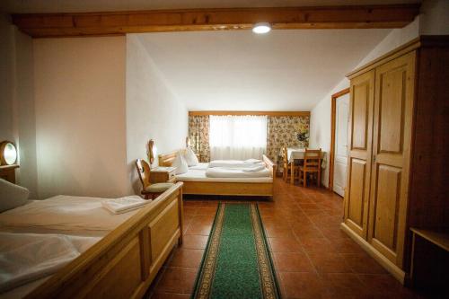 King Room with Two King Beds