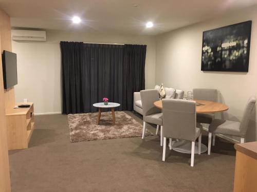 Edit Auckland Greenlane - image 2