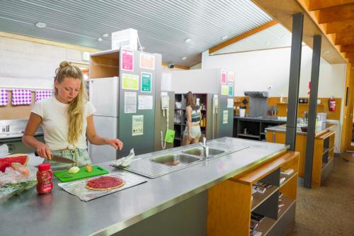Kitchen, YHA Grampians Eco, Halls Gap in Grampians