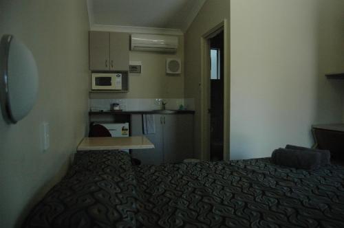 Collie Forest Motel in Collie