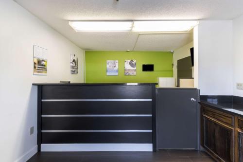 Előcsarnok, Studio 6  Statesboro, GA in Statesboro