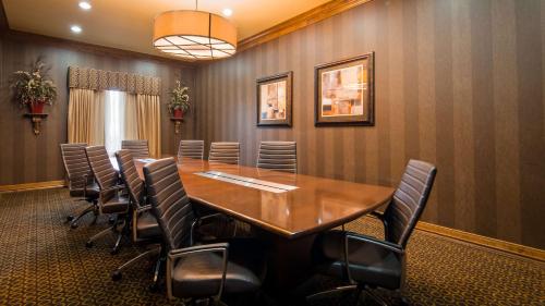 Зручності, Best Western Plus Christopher Inn & Suites in Форні