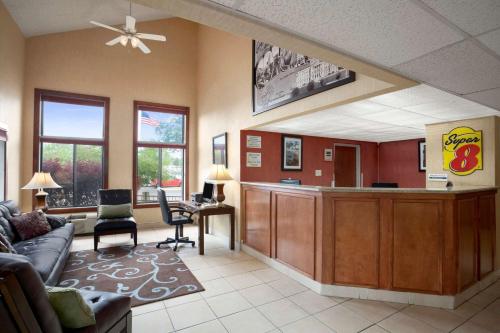 Lobi, Super 8 By Wyndham Westminster Denver North in Westminster (CO)