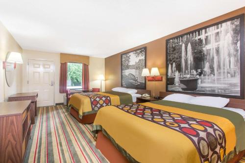 Super 8 by Wyndham Dublin in Dublin, USA