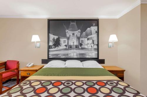 Super 8 by Wyndham Los Angeles Downtown in Los Angeles, USA