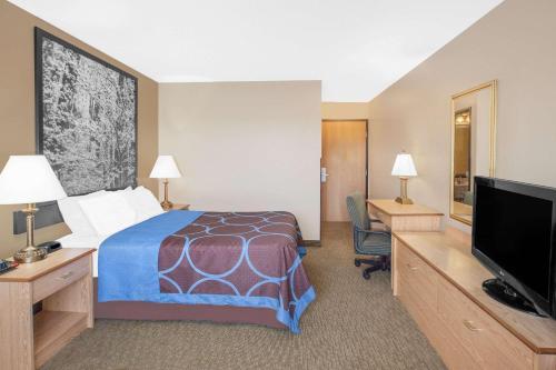 Super 8 by Wyndham Seville in Seville, USA