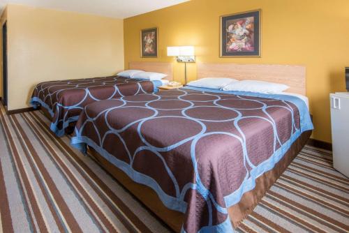 Super 8 by Wyndham Medina in Medina, USA