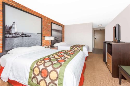 2 queen beds
