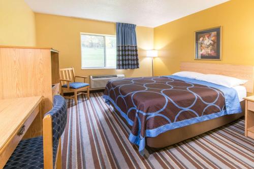 Super 8 by Wyndham Medina in Medina, USA