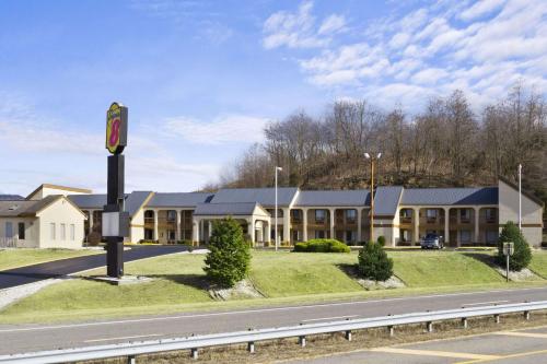 Super 8 by Wyndham Fort Chiswell Wytheville Area
