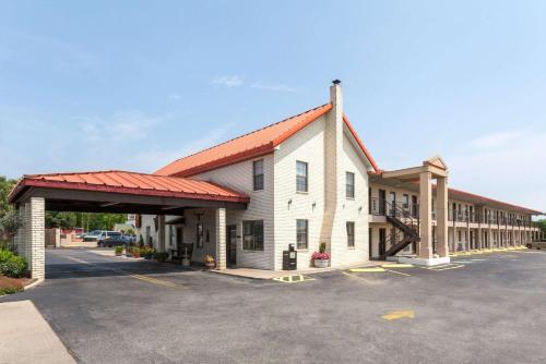 Super 8 by Wyndham Fredericksburg