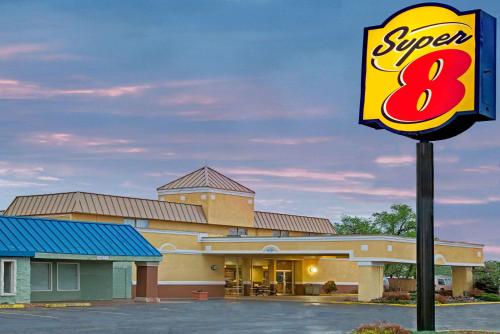 Super 8 by Wyndham Wheat Ridge/Denver West in Wheat Ridge, USA