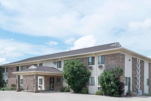 Super 8 By Wyndham Milbank Sd