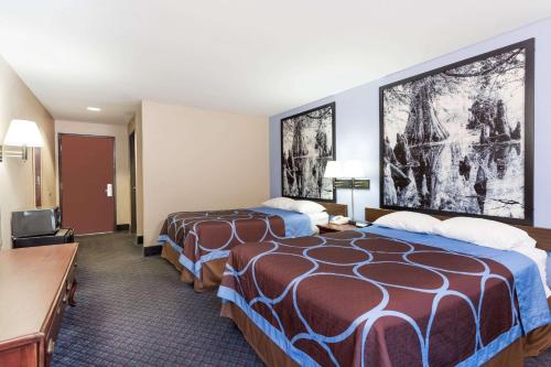 Super 8 by Wyndham Indianola - image 9