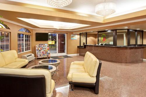Super 8 by Wyndham Los Angeles Downtown in Los Angeles, USA
