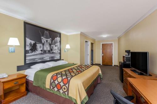 Super 8 by Wyndham Los Angeles Downtown in Los Angeles, USA
