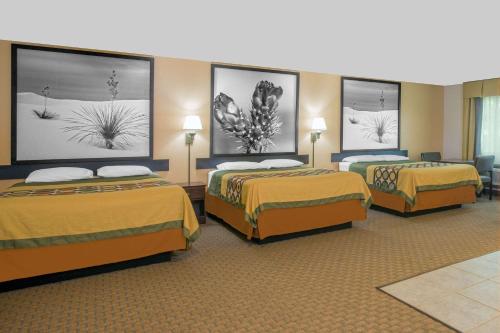 Super 8 by Wyndham Idabel - image 9
