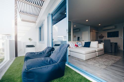 The Crest Santora by Take a Rest The Crest Santora by Take a Rest